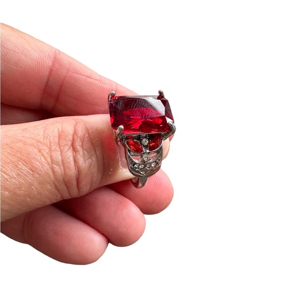 Red Gemstone and Silver Rhinestone Ring - Picture 8 of 8